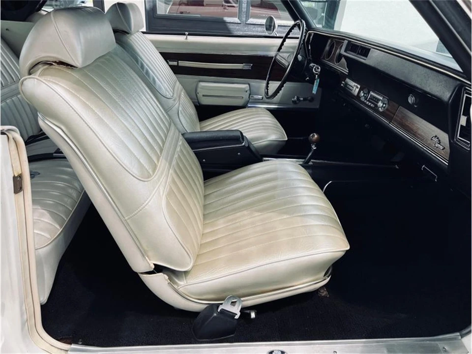 1971 Oldsmobile Cutlass 3rd Gen - Image 18 of 31