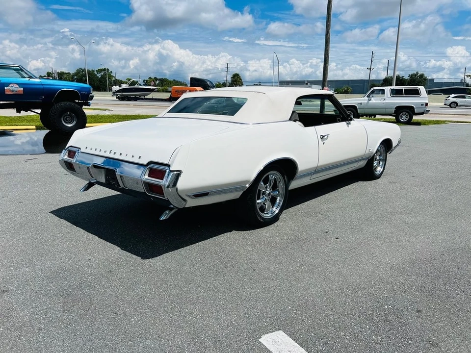 1971 Oldsmobile Cutlass 3rd Gen - Image 24 of 31