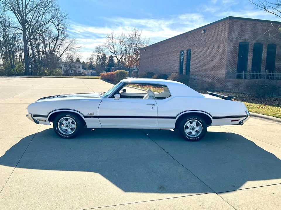 1971 Oldsmobile Cutlass 3rd Gen - Image 8 of 12