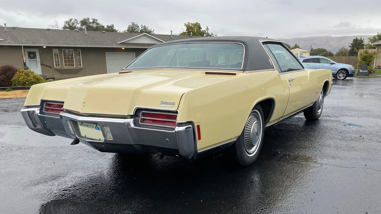 1971 Oldsmobile Toronado - Image 2 of 8