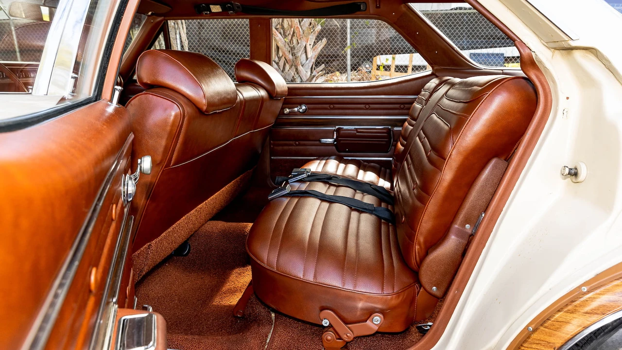 1971 Oldsmobile Vista Cruiser - Image 7 of 31