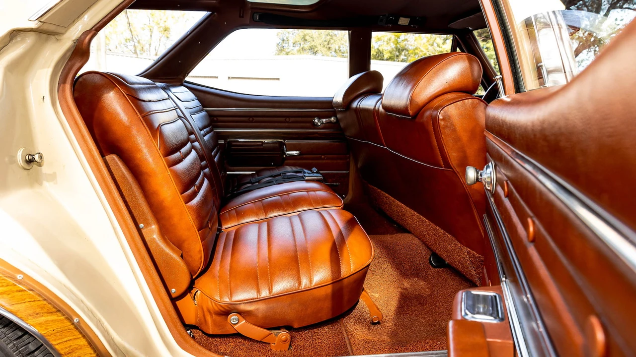 1971 Oldsmobile Vista Cruiser - Image 10 of 31