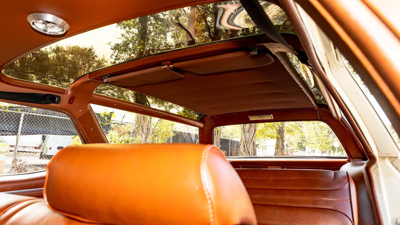 1971 Oldsmobile Vista Cruiser - Image 23 of 31