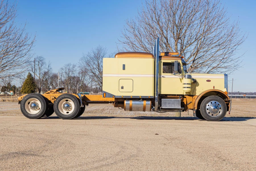 1971 Peterbilt - Image 2 of 31