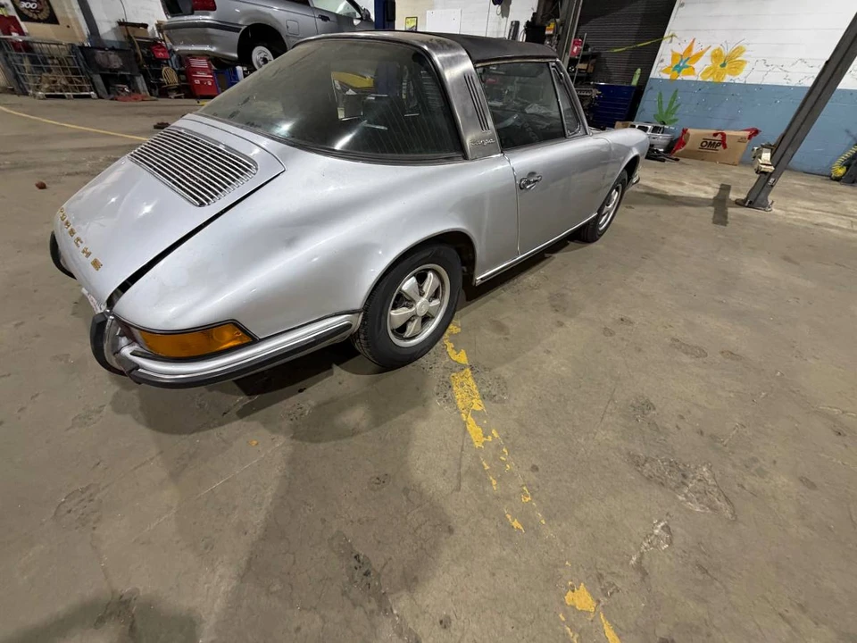1971 Porsche 911 - Image 6 of 9