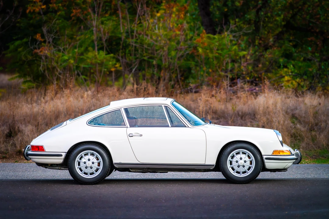1971 Porsche 911 T F-Body LWB - Image 2 of 31
