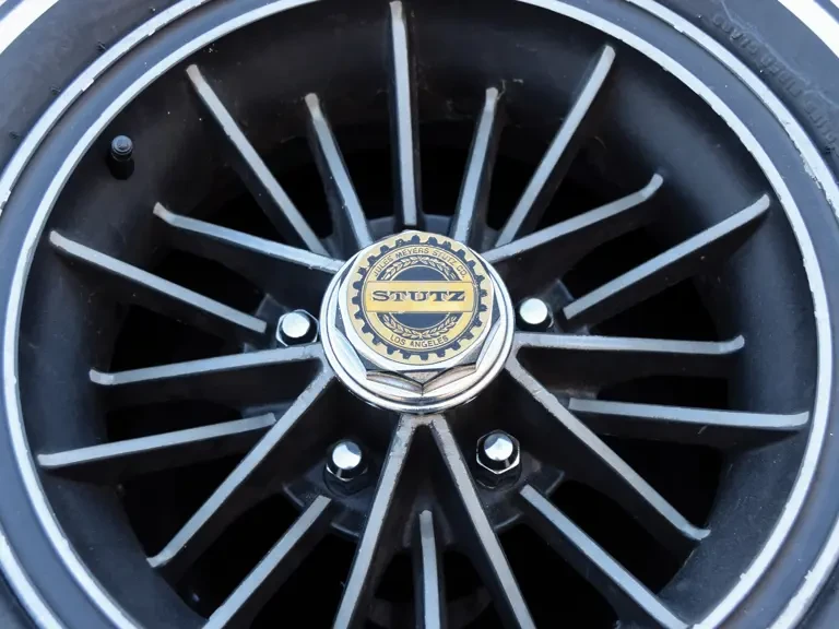 1971 Stutz Blackhawk - Image 15 of 19