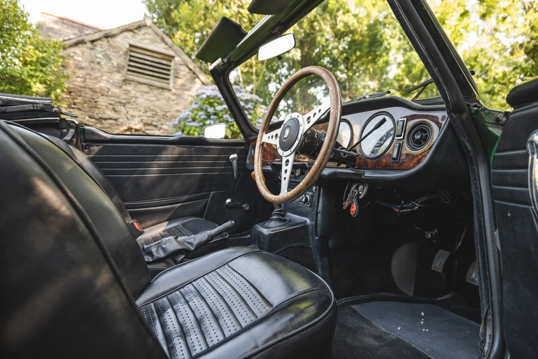 1971 Triumph TR6 CF Injected - Image 17 of 30