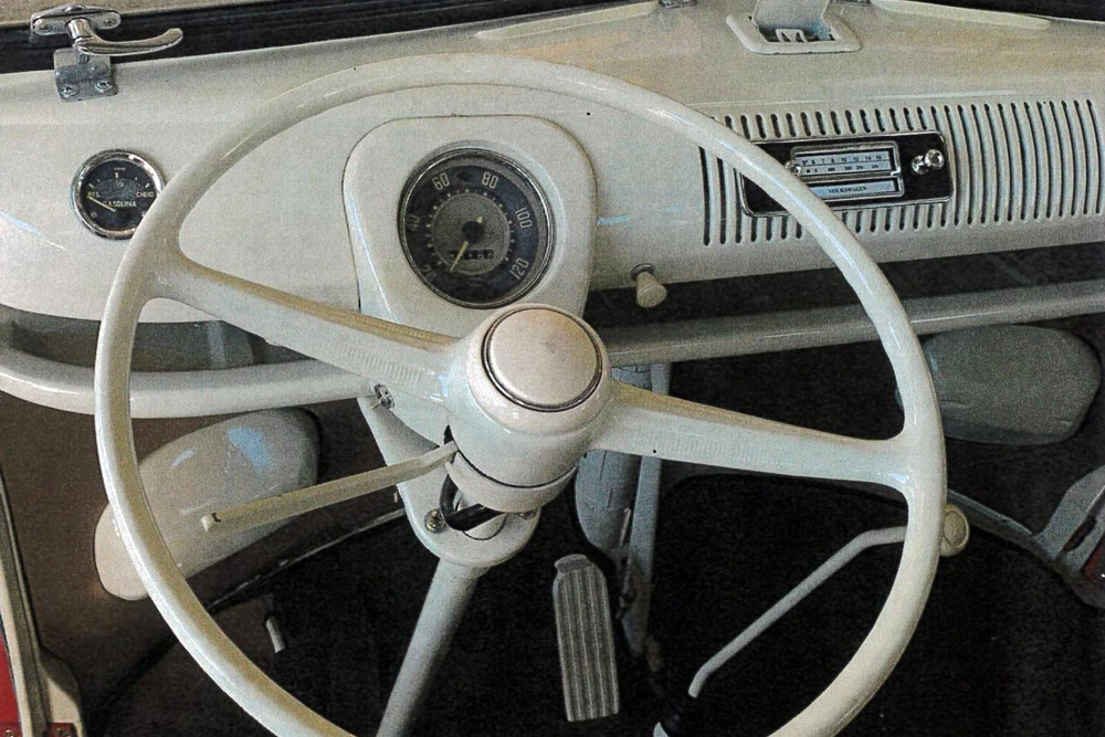 1971 Volkswagen Split-Window Bus - Image 5 of 8