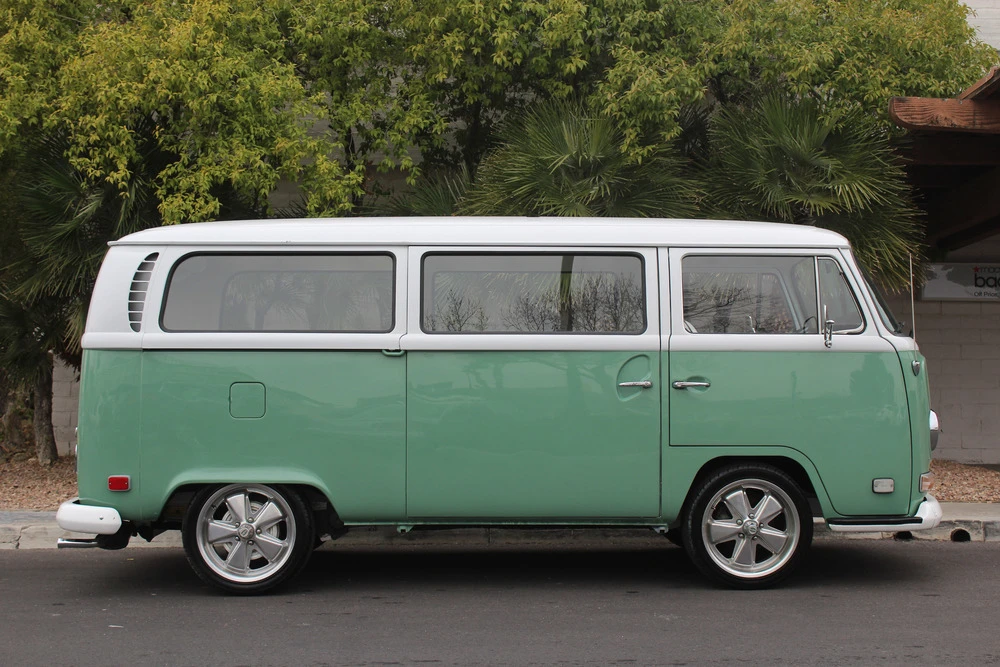 1971 Volkswagen Bay-Window Bus - Image 4 of 5