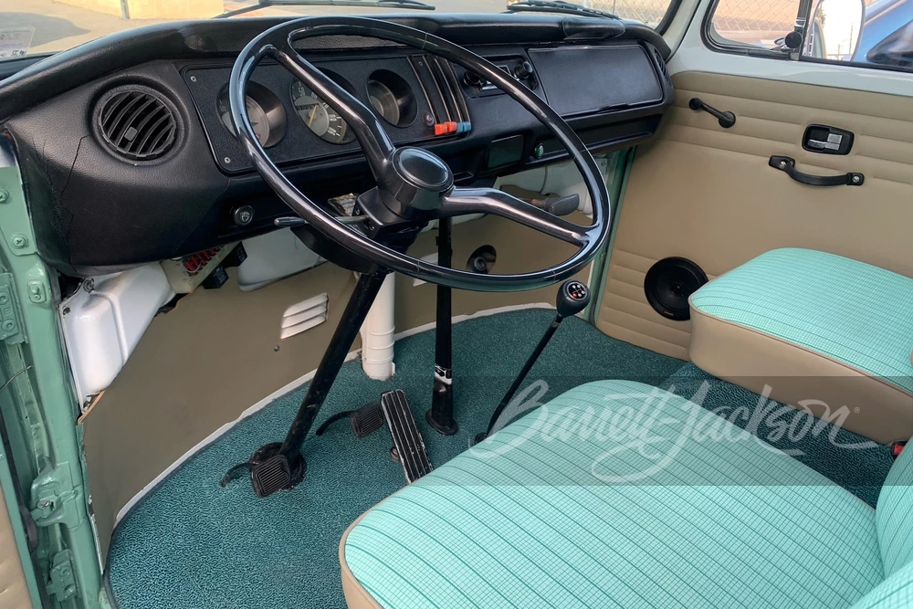 1971 Volkswagen Bay-Window Bus - Image 3 of 10