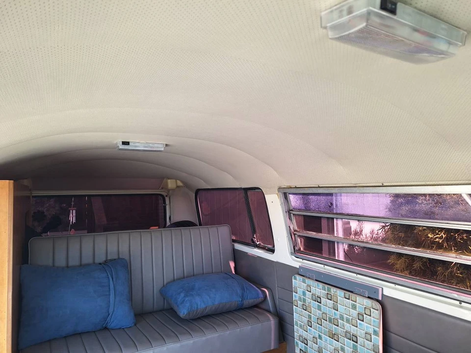 1971 Volkswagen Bay-Window Bus - Image 9 of 20