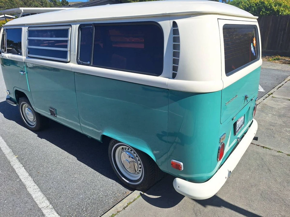 1971 Volkswagen Bay-Window Bus - Image 16 of 20