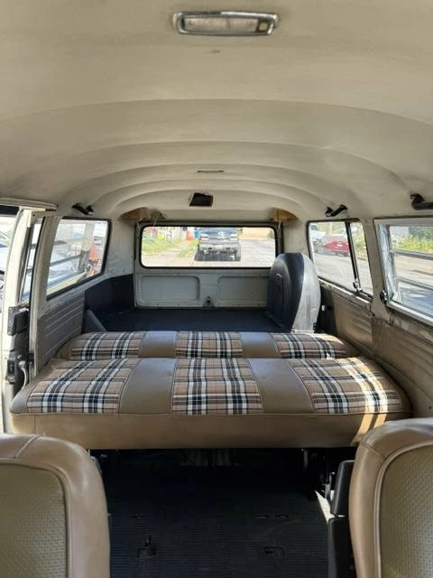 1971 Volkswagen Bay-Window Bus - Image 2 of 10