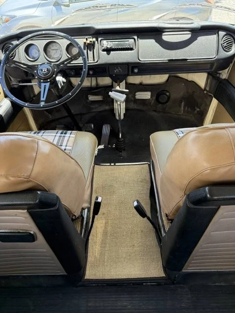 1971 Volkswagen Bay-Window Bus - Image 9 of 10