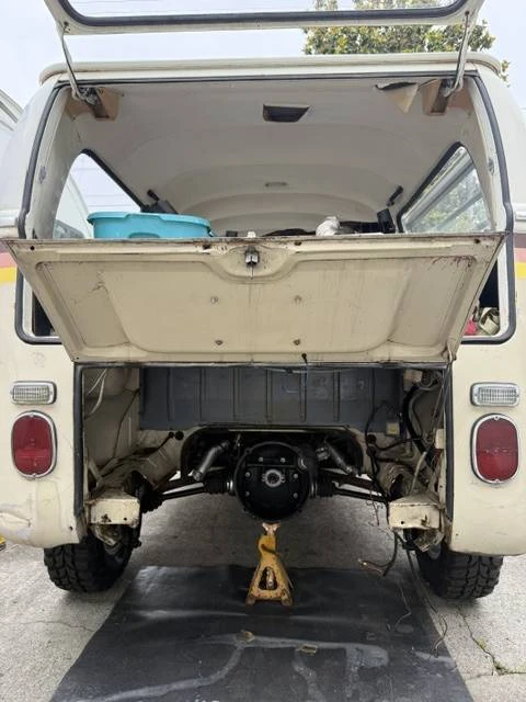1971 Volkswagen Bay-Window Bus - Image 4 of 10