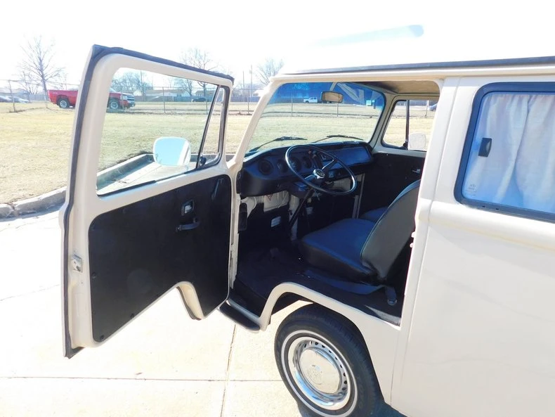 1971 Volkswagen Bay-Window Camper - Image 25 of 31