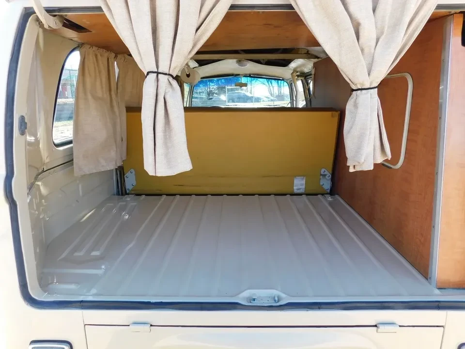 1971 Volkswagen Bay-Window Bus - Image 4 of 20