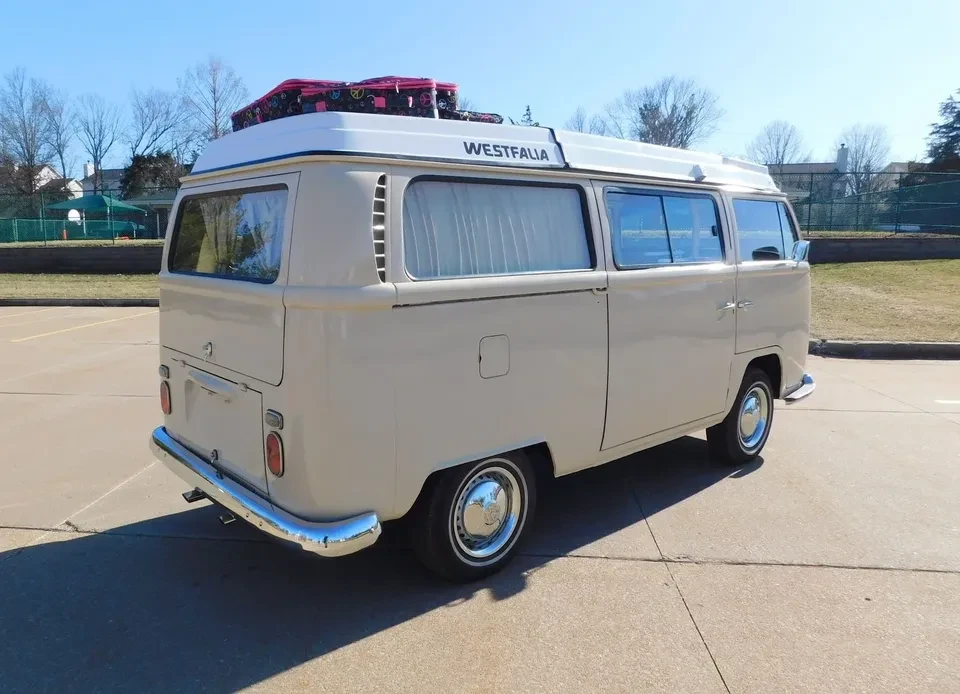 1971 Volkswagen Bay-Window Bus - Image 19 of 20