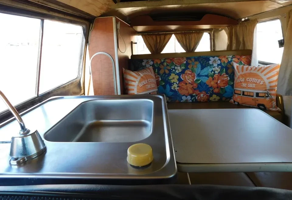 1971 Volkswagen Bay-Window Bus - Image 13 of 20