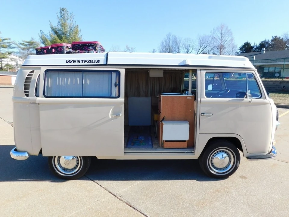1971 Volkswagen Bay-Window Camper - Image 2 of 21