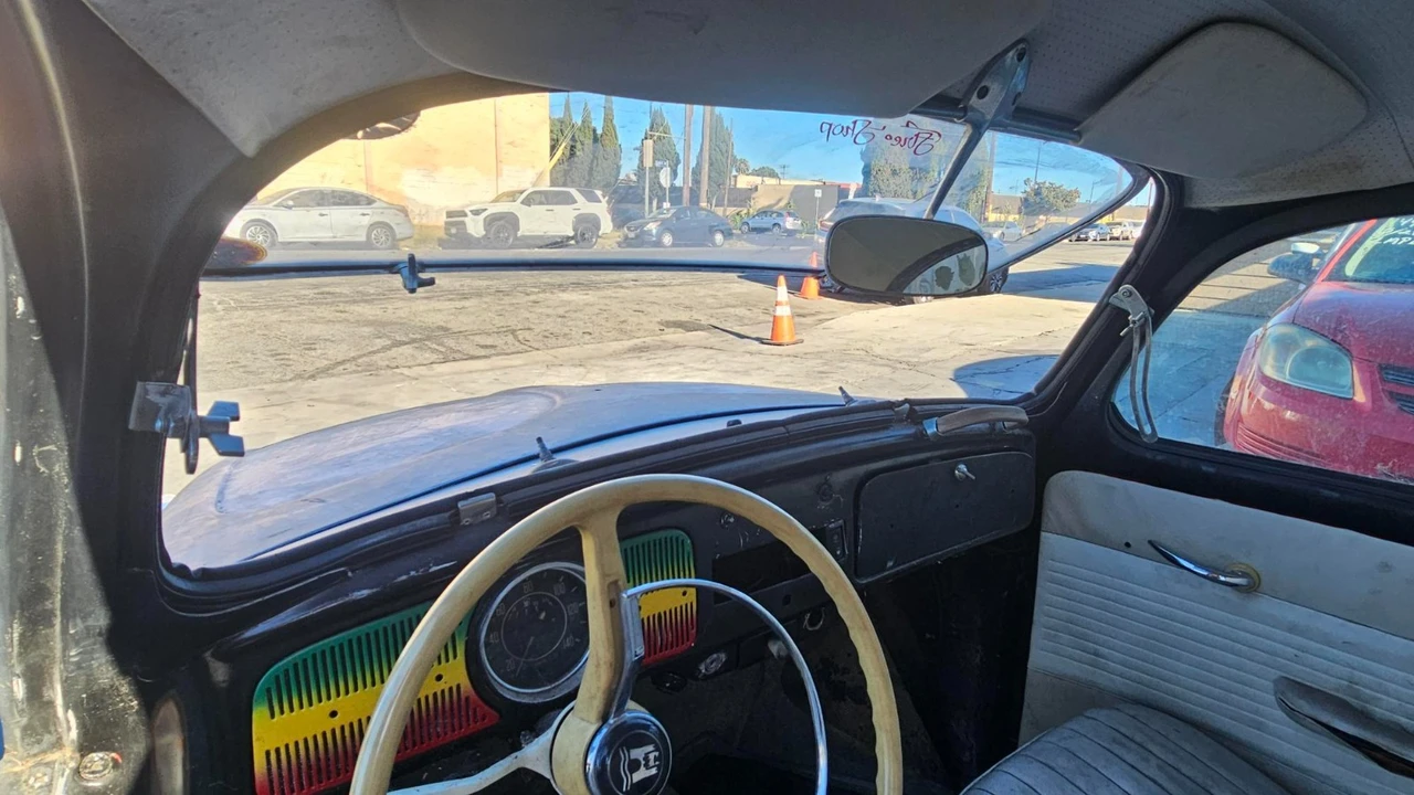 1971 Volkswagen Super Beetle - Image 10 of 11