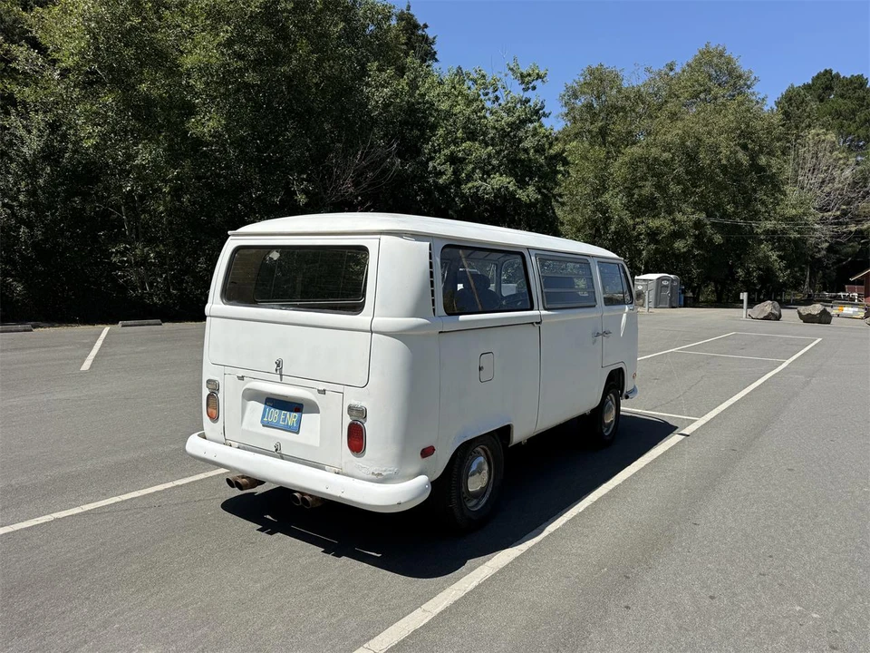 1971 Volkswagen Bay-Window Bus - Image 2 of 31