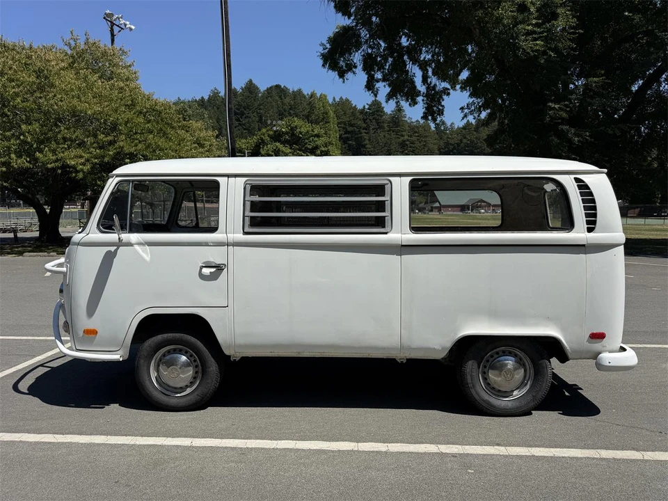 1971 Volkswagen Bay-Window Bus - Image 5 of 31