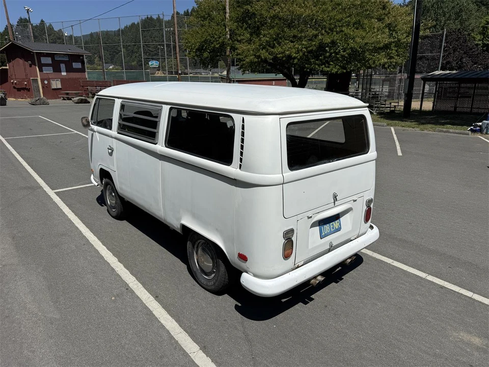 1971 Volkswagen Bay-Window Bus - Image 10 of 31