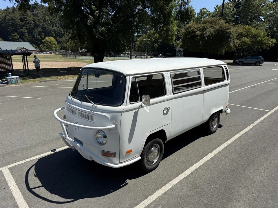1971 Volkswagen Bay-Window Bus - Image 14 of 31