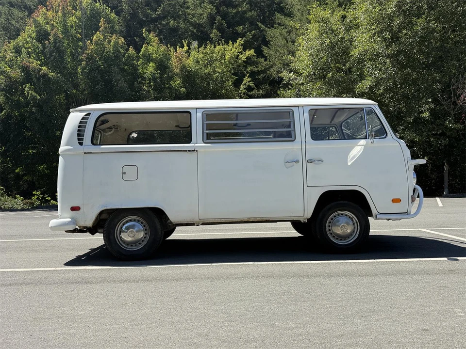 1971 Volkswagen Bay-Window Bus - Image 19 of 31