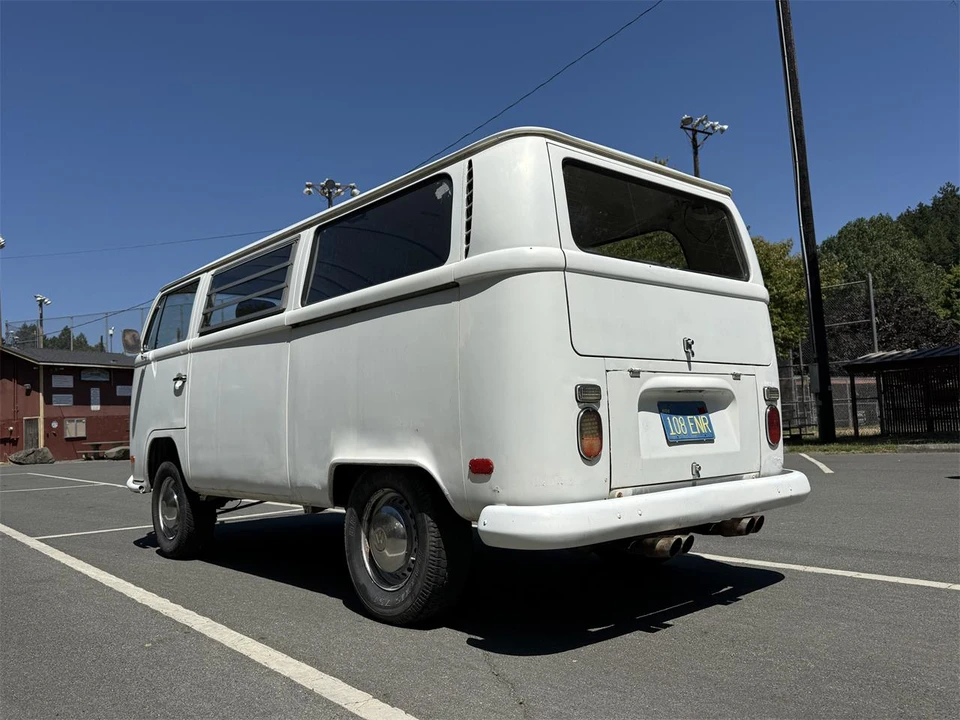 1971 Volkswagen Bay-Window Bus - Image 24 of 31
