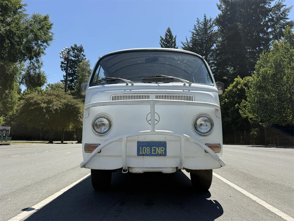 1971 Volkswagen Bay-Window Bus - Image 25 of 31