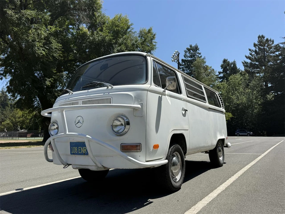 1971 Volkswagen Bay-Window Bus - Image 26 of 31