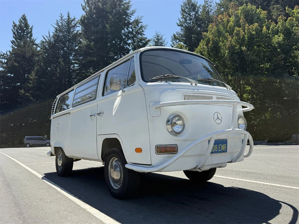 1971 Volkswagen Bay-Window Bus - Image 28 of 31