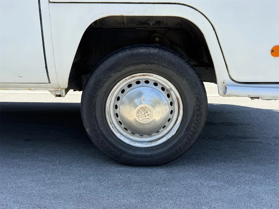 1971 Volkswagen Bay-Window Bus - Image 29 of 31