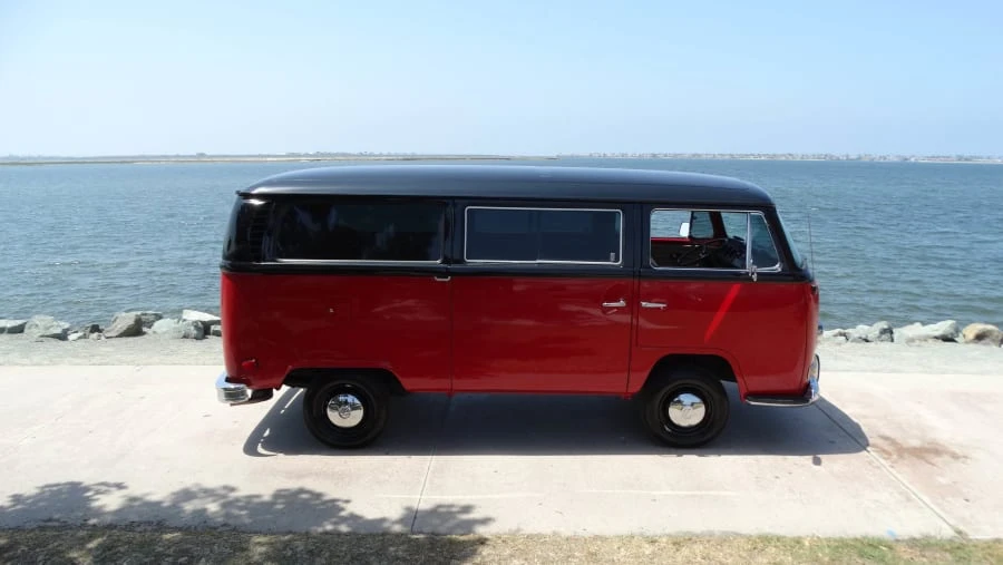 1971 Volkswagen Bay-Window Bus - Image 2 of 8
