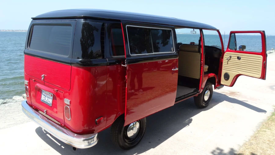 1971 Volkswagen Bay-Window Bus - Image 8 of 8