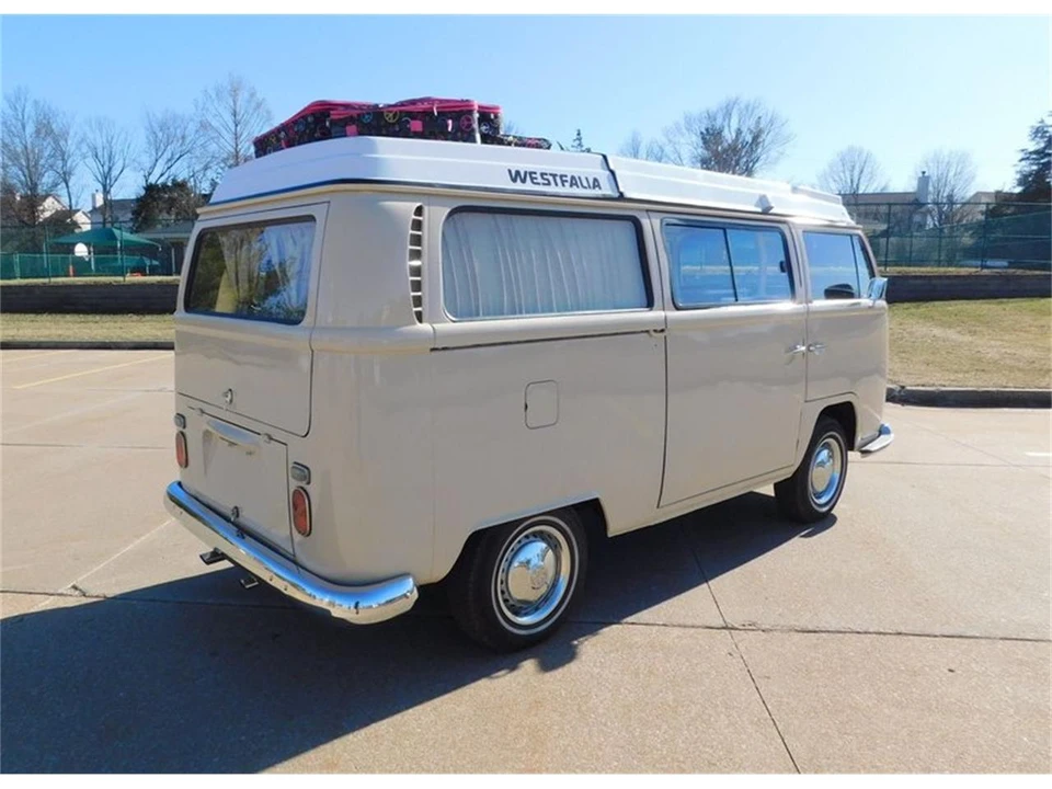 1971 Volkswagen Bay-Window Bus - Image 19 of 31