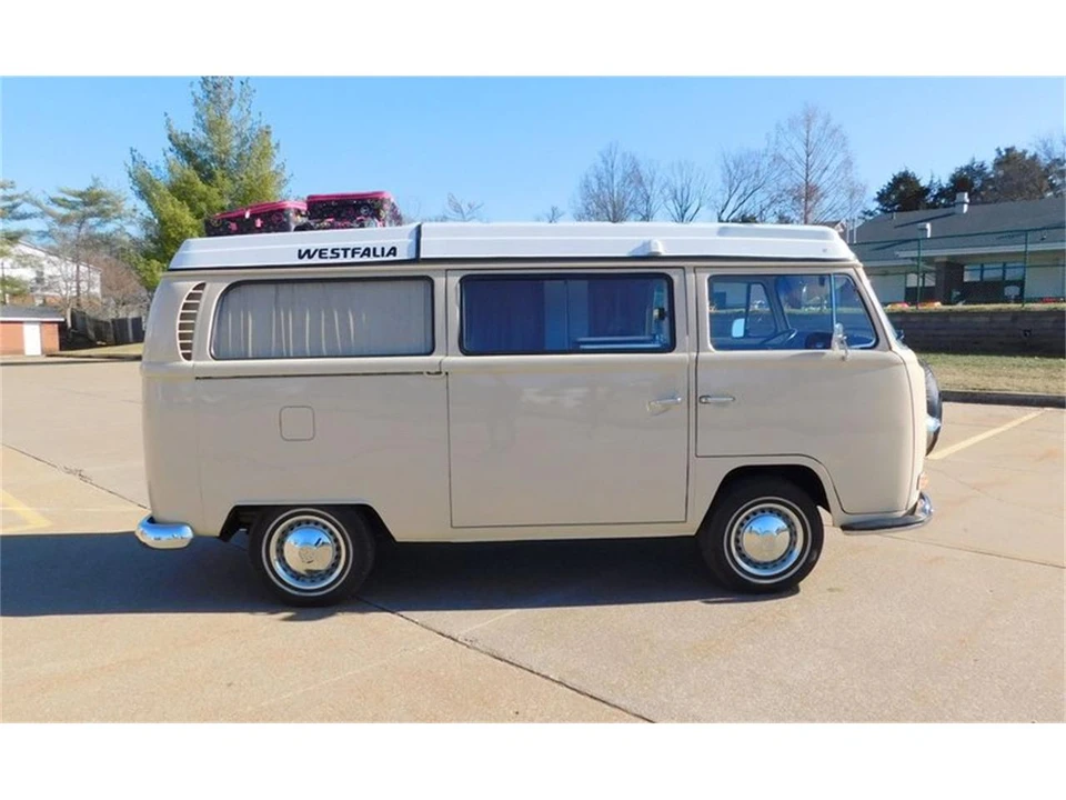 1971 Volkswagen Bay-Window Bus - Image 15 of 31