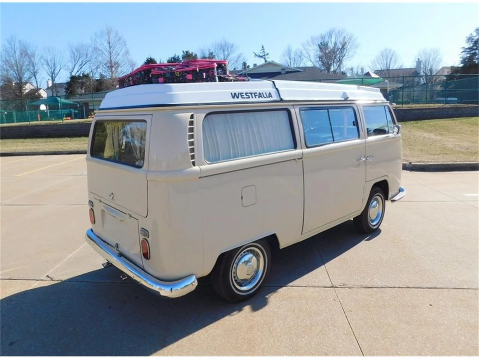 1971 Volkswagen Bay-Window Bus - Image 17 of 31