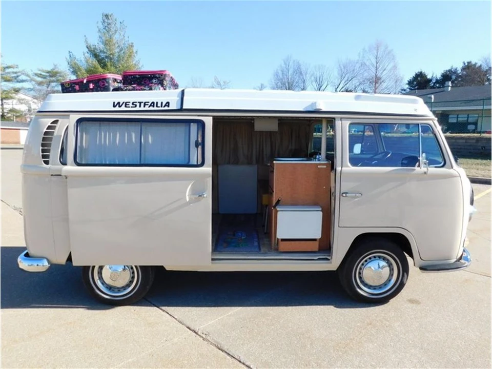 1971 Volkswagen Bay-Window Bus - Image 2 of 31