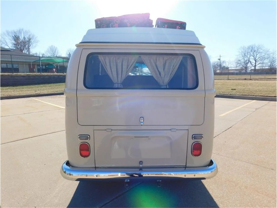 1971 Volkswagen Bay-Window Bus - Image 16 of 31
