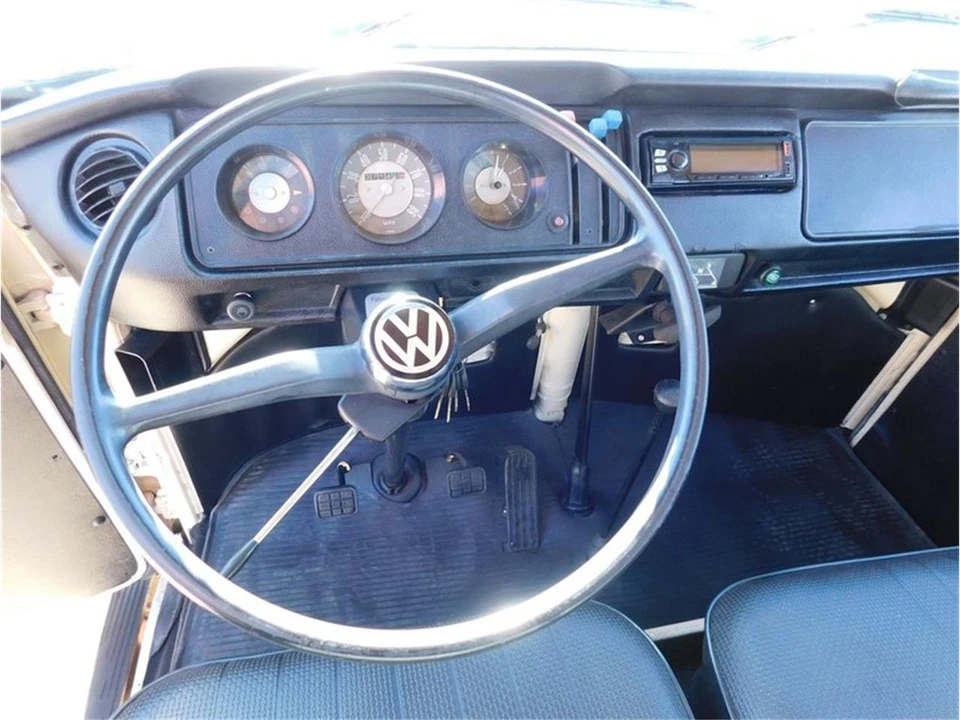 1971 Volkswagen Bay-Window Bus - Image 30 of 31