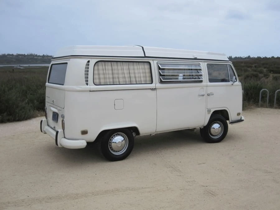 1971 Volkswagen Bay-Window Bus - Image 9 of 10