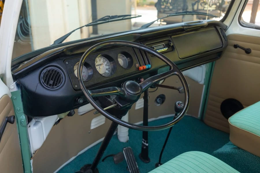 1971 Volkswagen Bay-Window Bus - Image 13 of 25