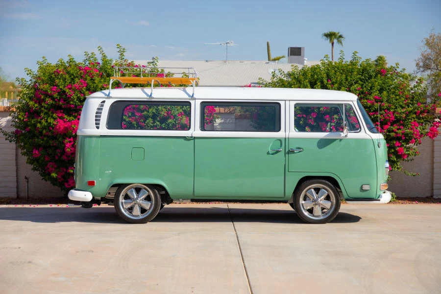 1971 Volkswagen Bay-Window Bus - Image 7 of 25
