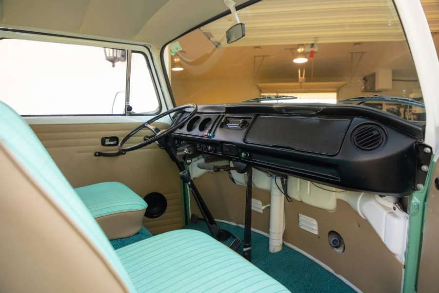 1971 Volkswagen Bay-Window Bus - Image 12 of 25