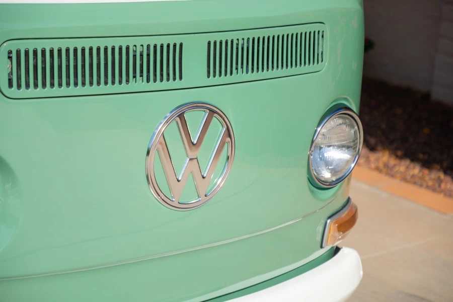 1971 Volkswagen Bay-Window Bus - Image 10 of 25