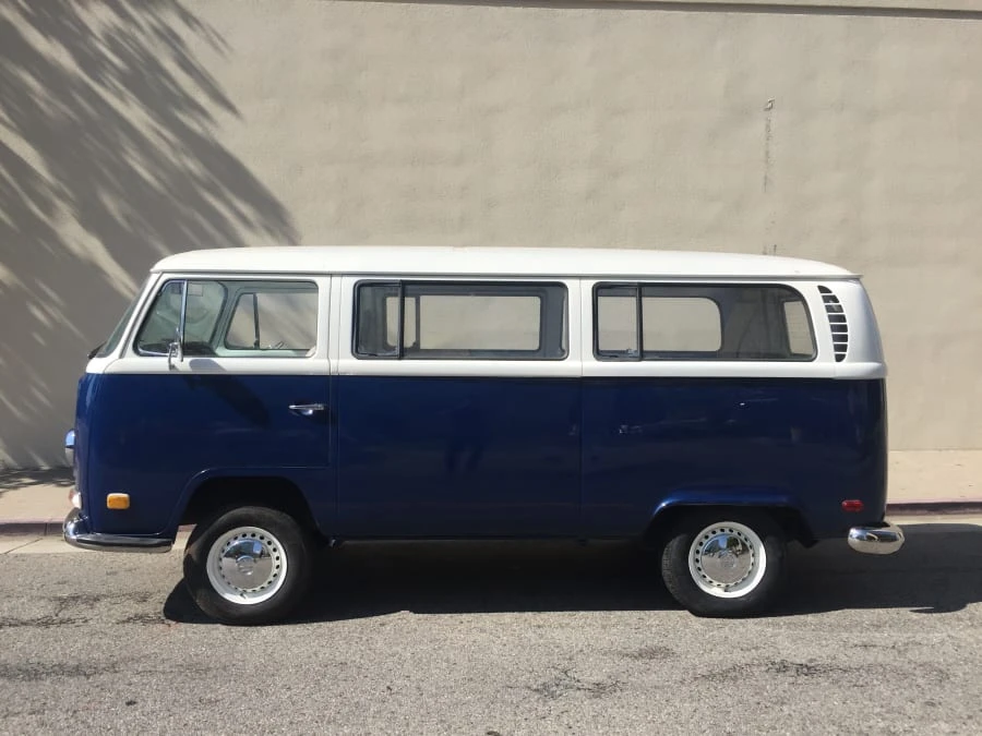 1971 Volkswagen Bay-Window Bus - Image 2 of 3